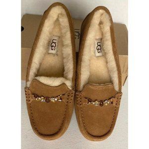 New UGG Ansley Charm Gem Women Fashion Moccasin Slippers Size 6 Chestnut